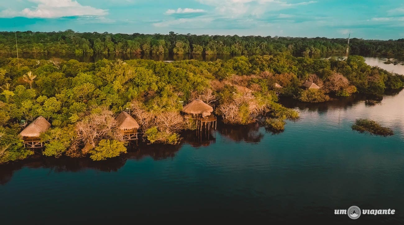 Hotel Juma na época da cheia dos rios da Amazônia