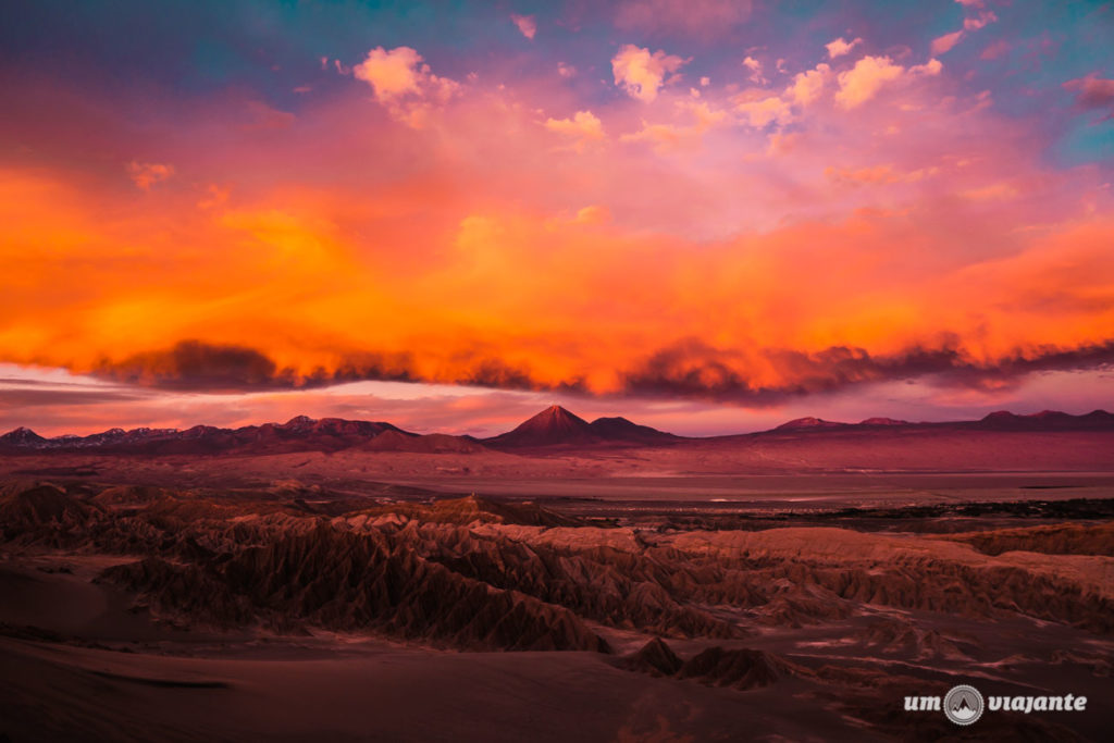 Pôr do sol no Valle de la Muerte | Foto: Robson Franzói @blogumviajante