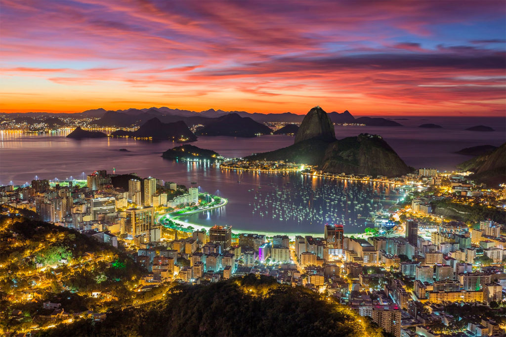 Pôr no sol na cidade do Rio de Janeiro